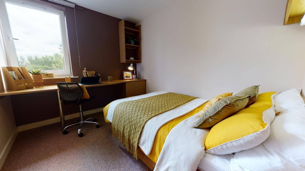iQ Student Accommodation Leeds - Leeds Beckett University - Gold Ensuite