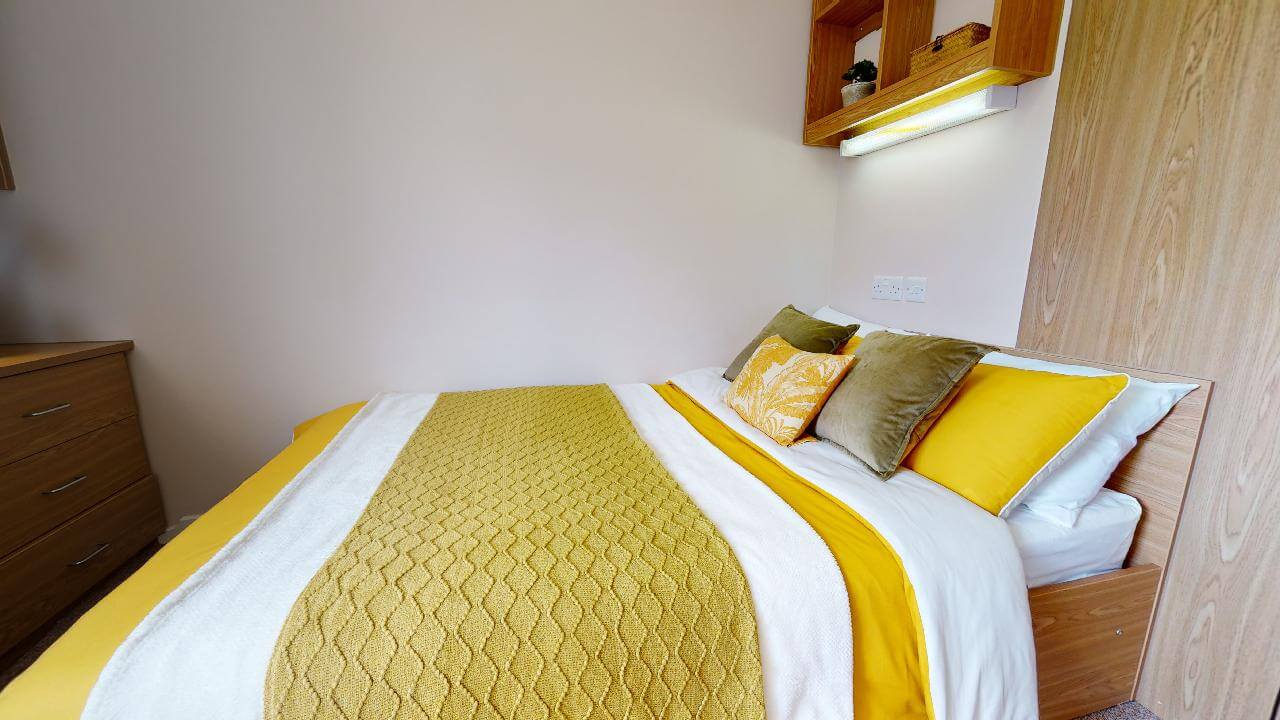 iQ Student Accommodation Leeds - Leeds Beckett University - Gold Ensuite