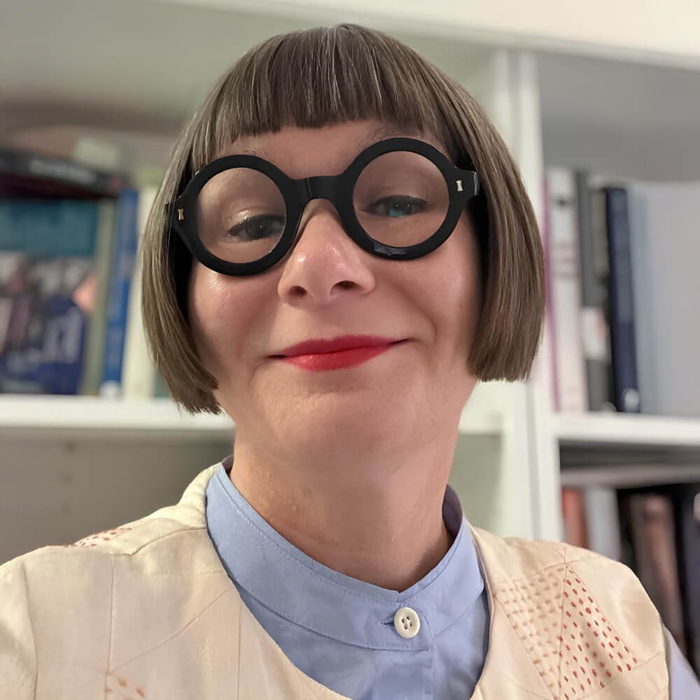 Dr Jo Hamill staff profile image