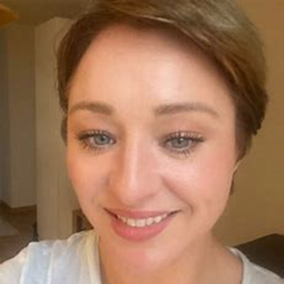 Dr Lauren Owen staff profile image