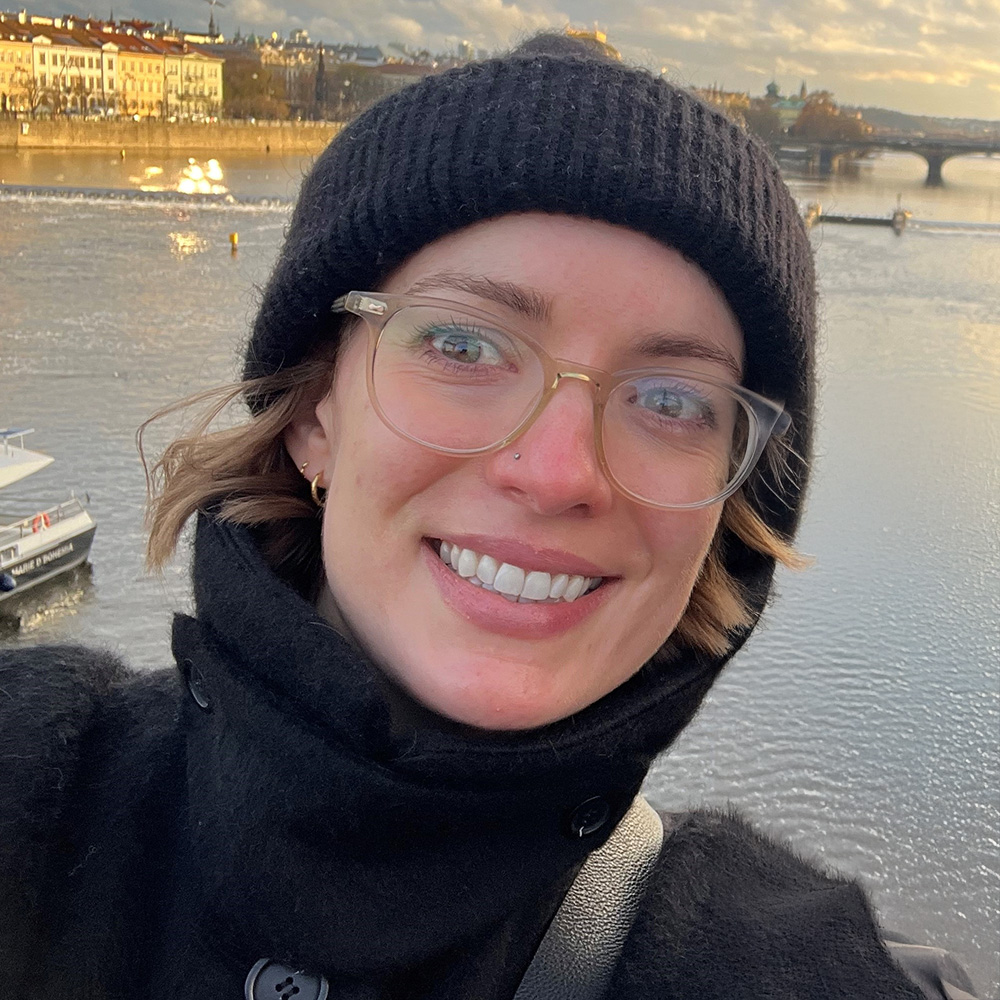 Dr Saskia Jones staff profile image