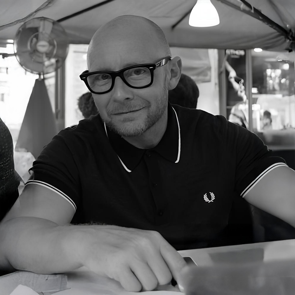 Dr Simon Rowlands staff profile image