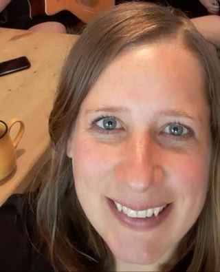 Dr Lindsey Thiel profile image